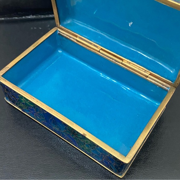 Vintage Chinese Cloisonne Blue Enamel Floral Hinged Trinket Box - Picture 9 of 16